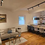 Riva In Old Town By The Cobblers' Bridge Apartma