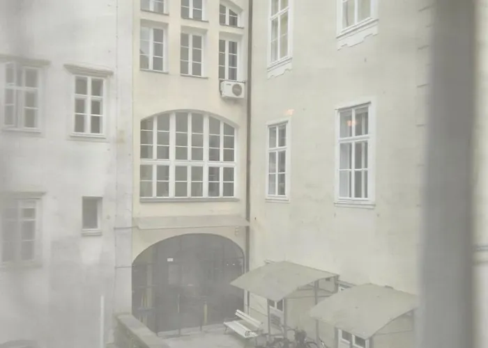 Riva In Old Town By The Cobblers' Bridge * ليوبليانا