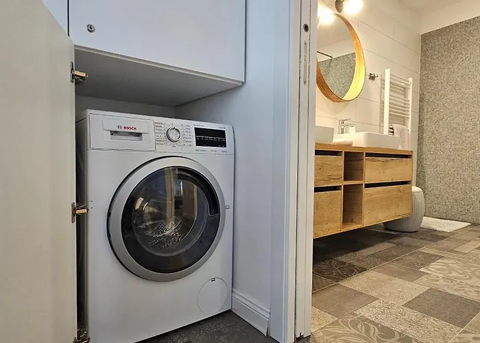 Riva In Old Town By The Cobblers' Bridge ليوبليانا