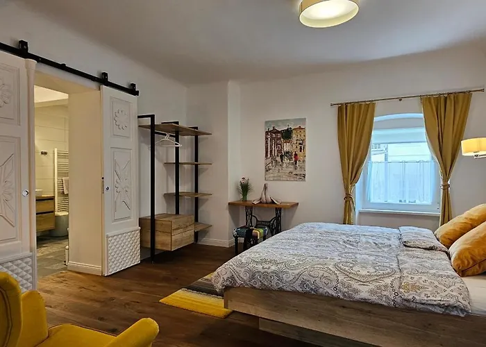 Riva In Old Town By The Cobblers' Bridge شقة ليوبليانا