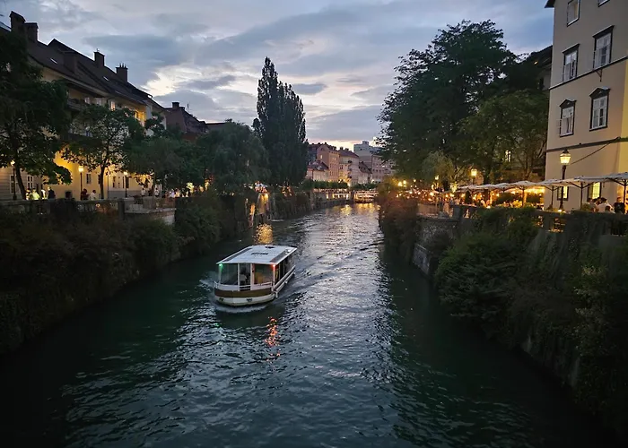 Riva In Old Town By The Cobblers' Bridge شقة